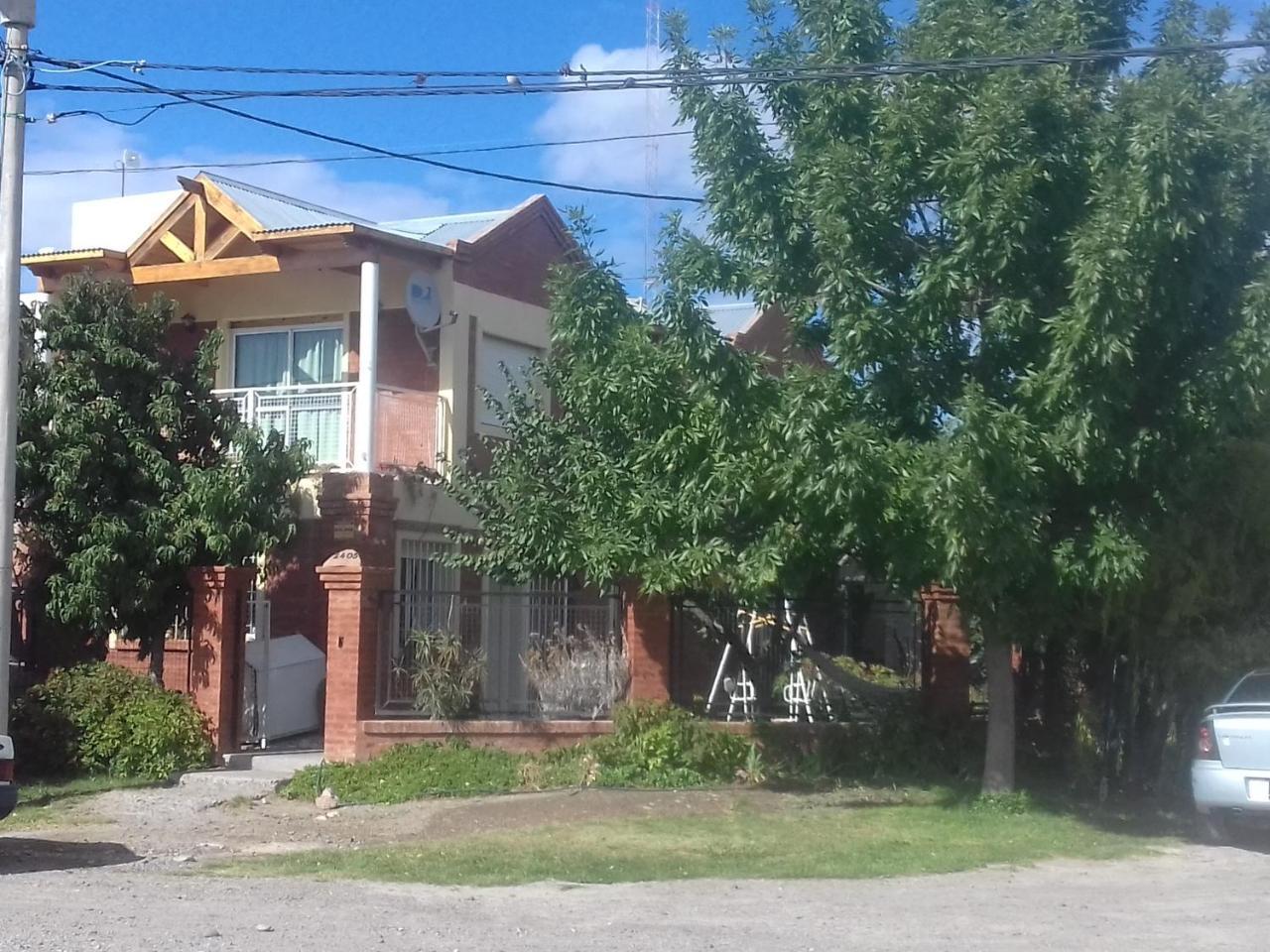 Casa De Franchesca Hostel Trelew Exterior photo